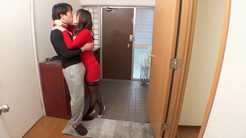 色白デカ尻の家事代行おばさんに即ハメ!デカチンの虜になった人妻が翌日勝手に押しかけてきたので満足するまで何度も中出ししてあげた 24 美園和花