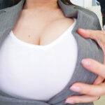 【宝田もなみ】Iカップ爆乳の女上司に立場逆転のセクハラをしたら挿入がいつでも出来る関係に!