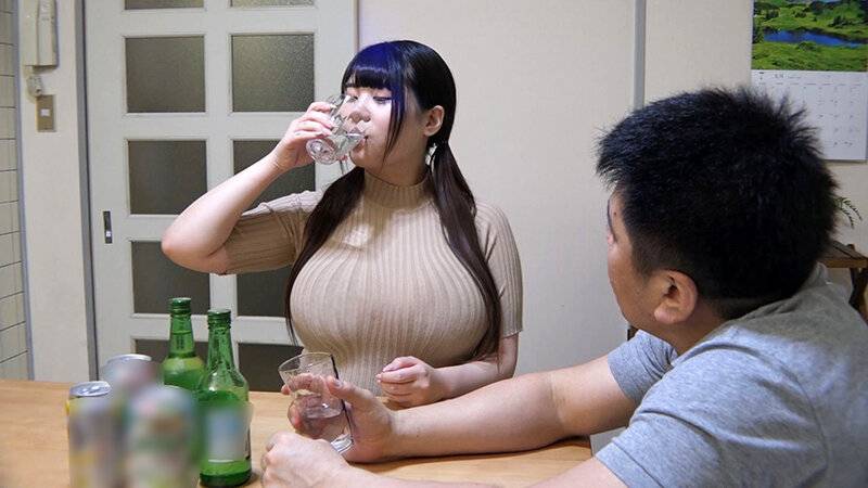【独占】【予約】デカ乳が服の上からでもクッキリ目立つ井●線沿いの元気な居酒屋店員さん、かなり押しに弱いタイプで巨根でヒィヒィ潮吹きまくってガチ逝き二重丸 ひより(I-cup/21歳) 白雪美月