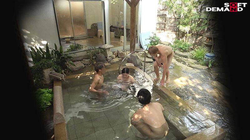 石和温泉を訪れた笹本ゆうさん(22) タオル一枚男湯入ってみませんか? HARD