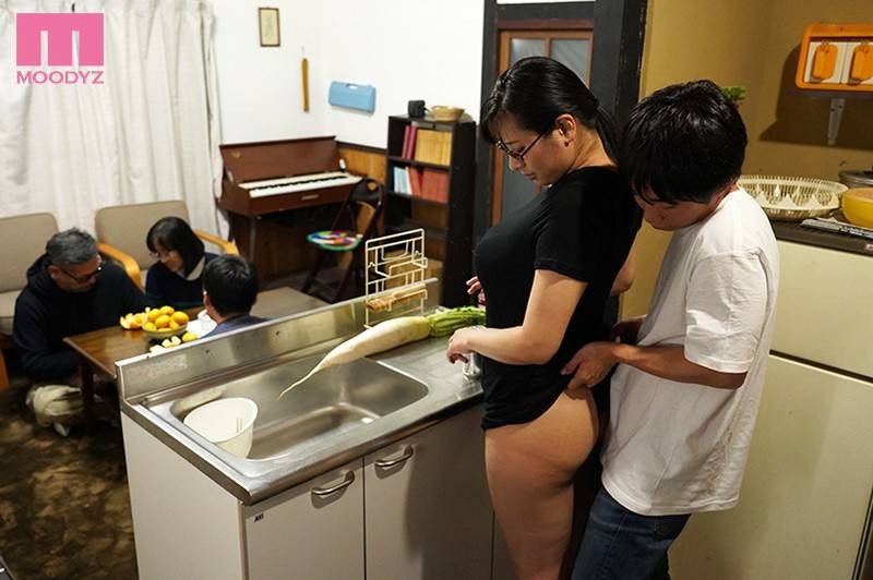 【独占】おばさんの肉体が気持ち良過ぎるからPart2 ~ボクのおばさんは超名器だった~ 春菜はな