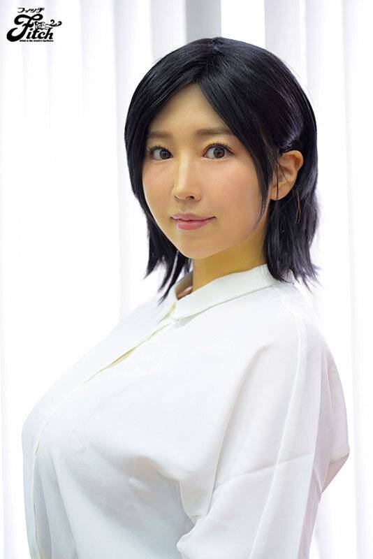 憧れの巨乳女上司とエッチな関係に… 実写版!会社のマドンナとラッキーでヤれた話 松本菜奈実